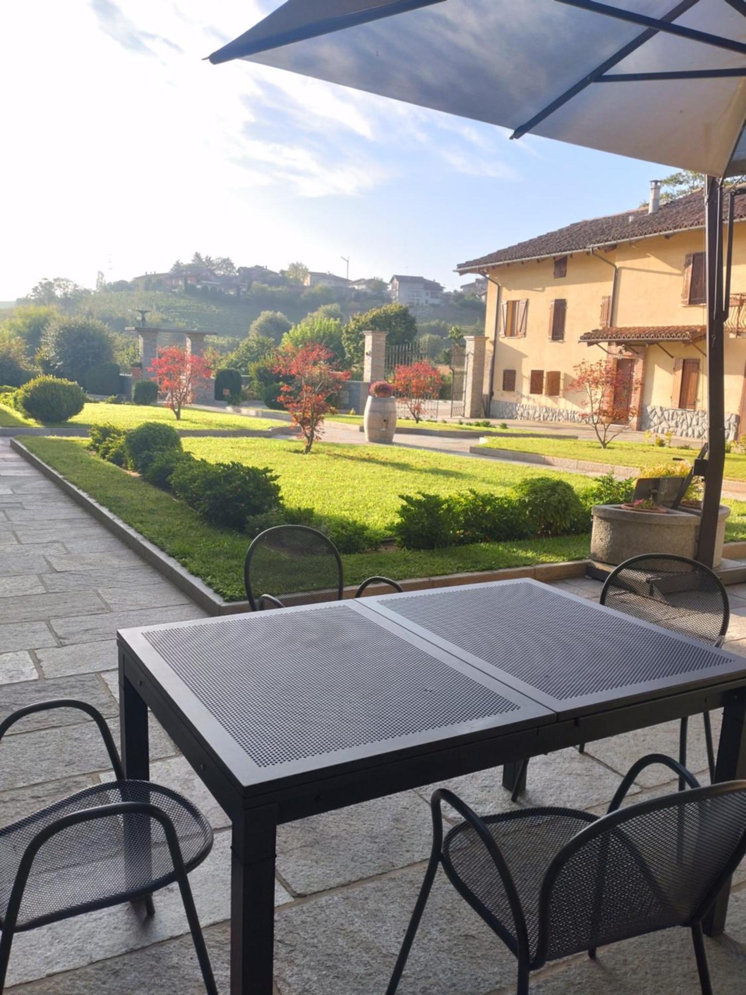 Agriturismo Cascina Varie Castagnito Eksteriør billede