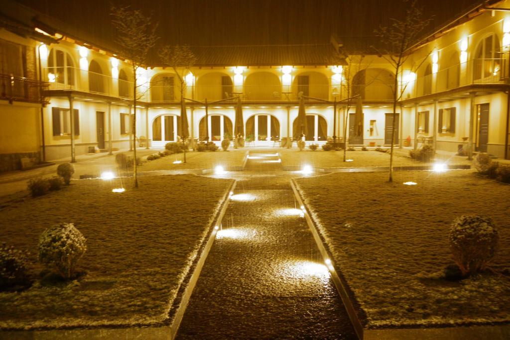 Agriturismo Cascina Varie Castagnito Eksteriør billede
