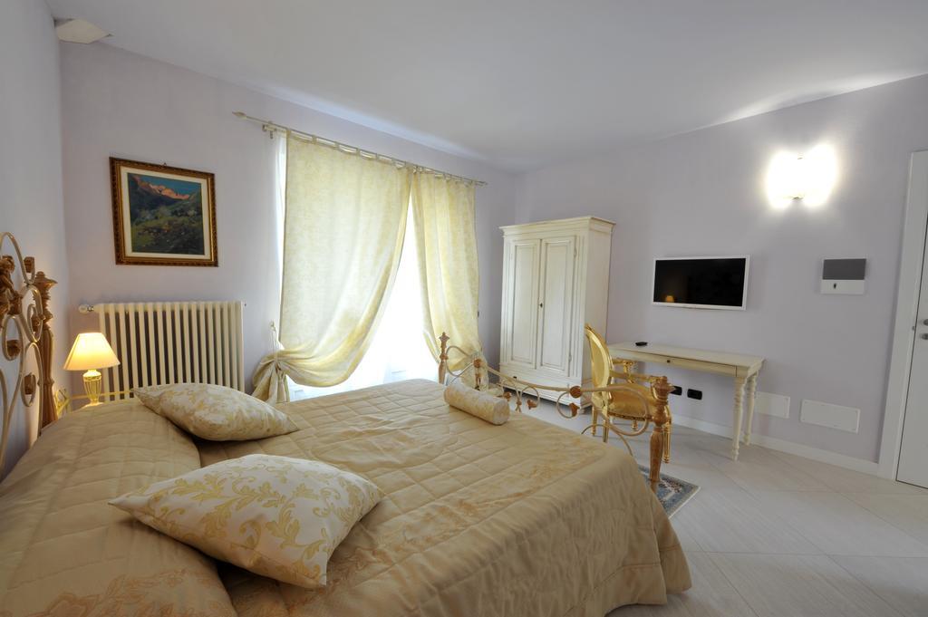 Agriturismo Cascina Varie Castagnito Eksteriør billede