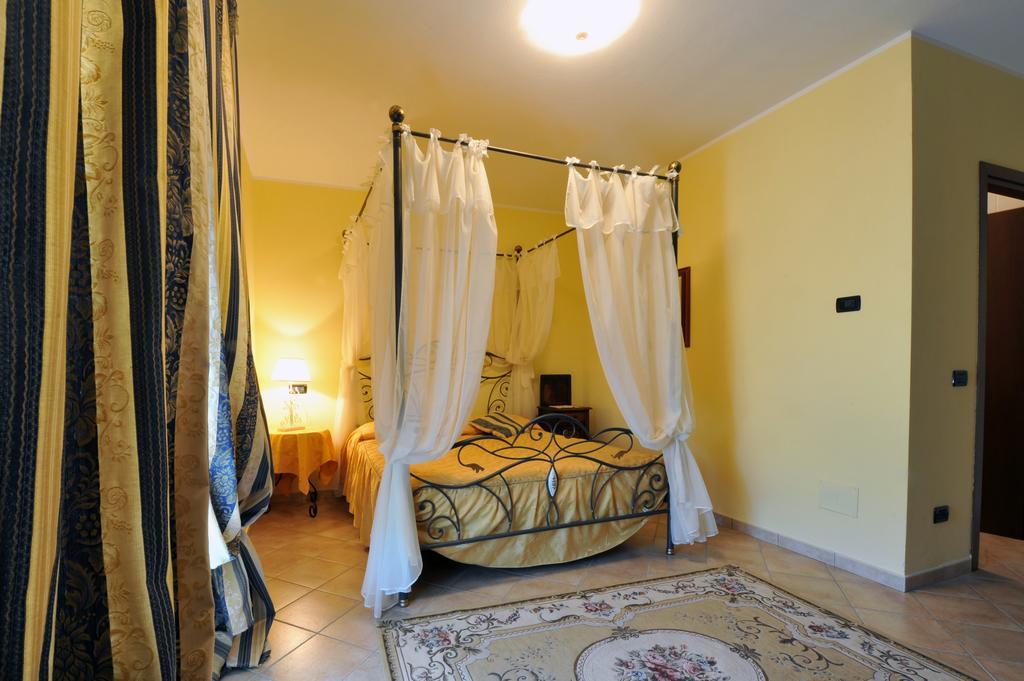Agriturismo Cascina Varie Castagnito Eksteriør billede