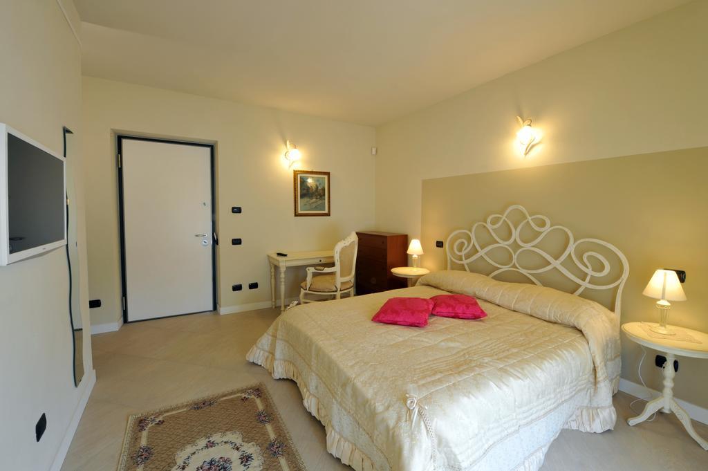 Agriturismo Cascina Varie Castagnito Eksteriør billede