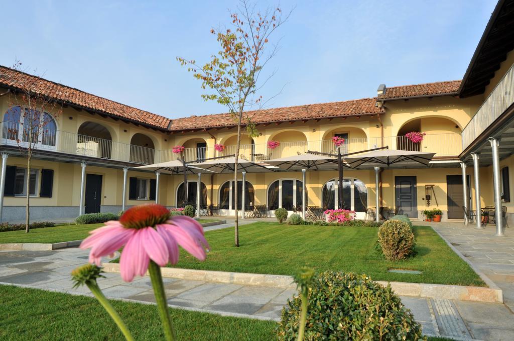 Agriturismo Cascina Varie Castagnito Eksteriør billede