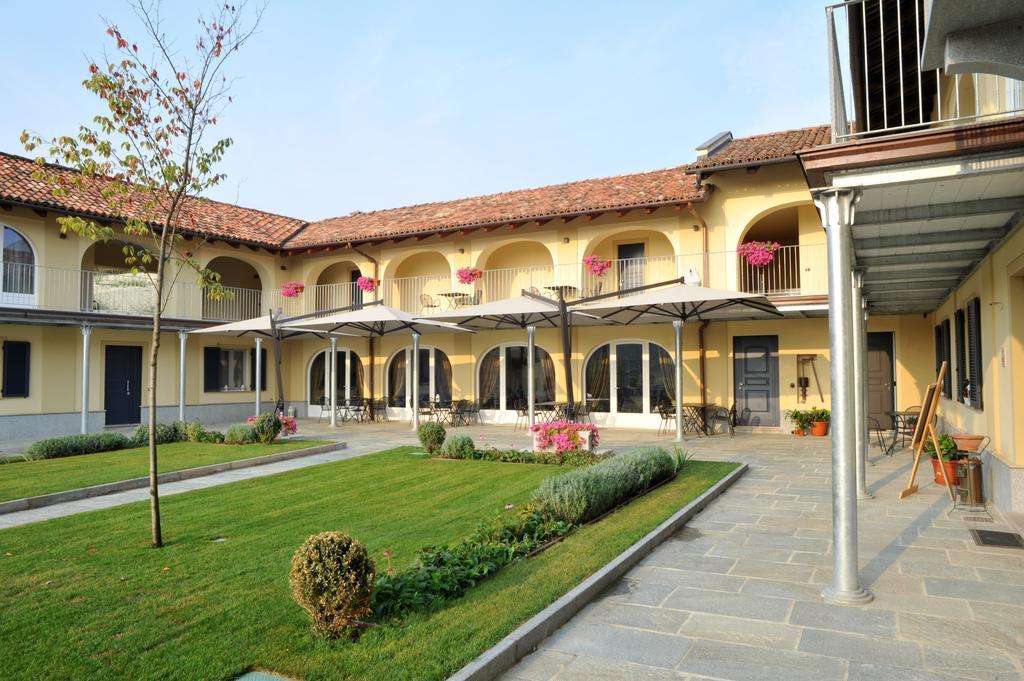 Agriturismo Cascina Varie Castagnito Eksteriør billede