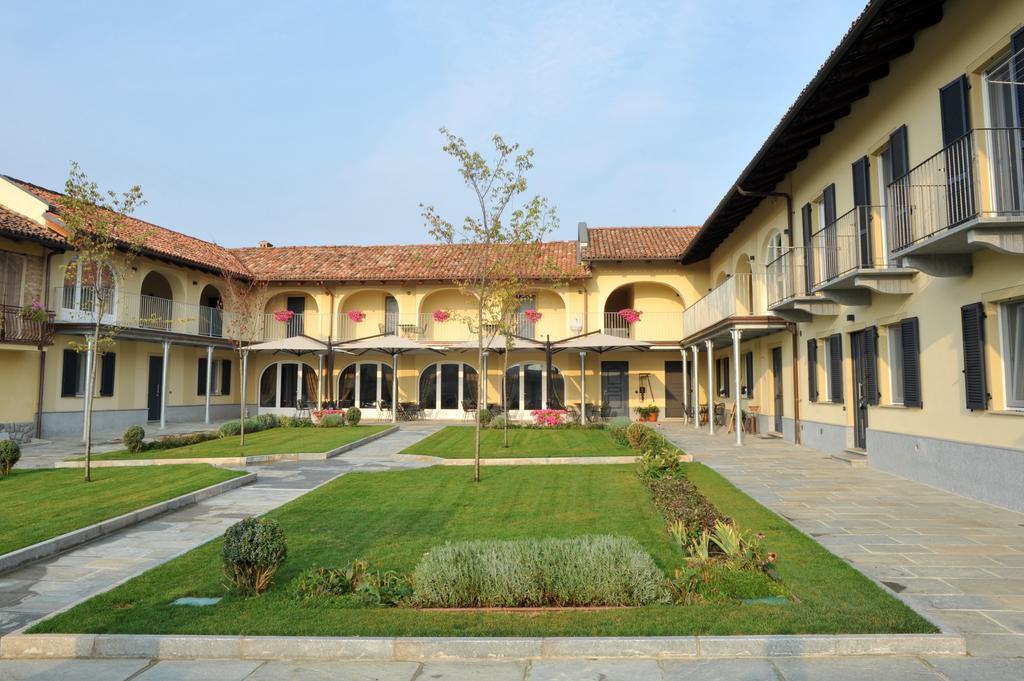Agriturismo Cascina Varie Castagnito Eksteriør billede
