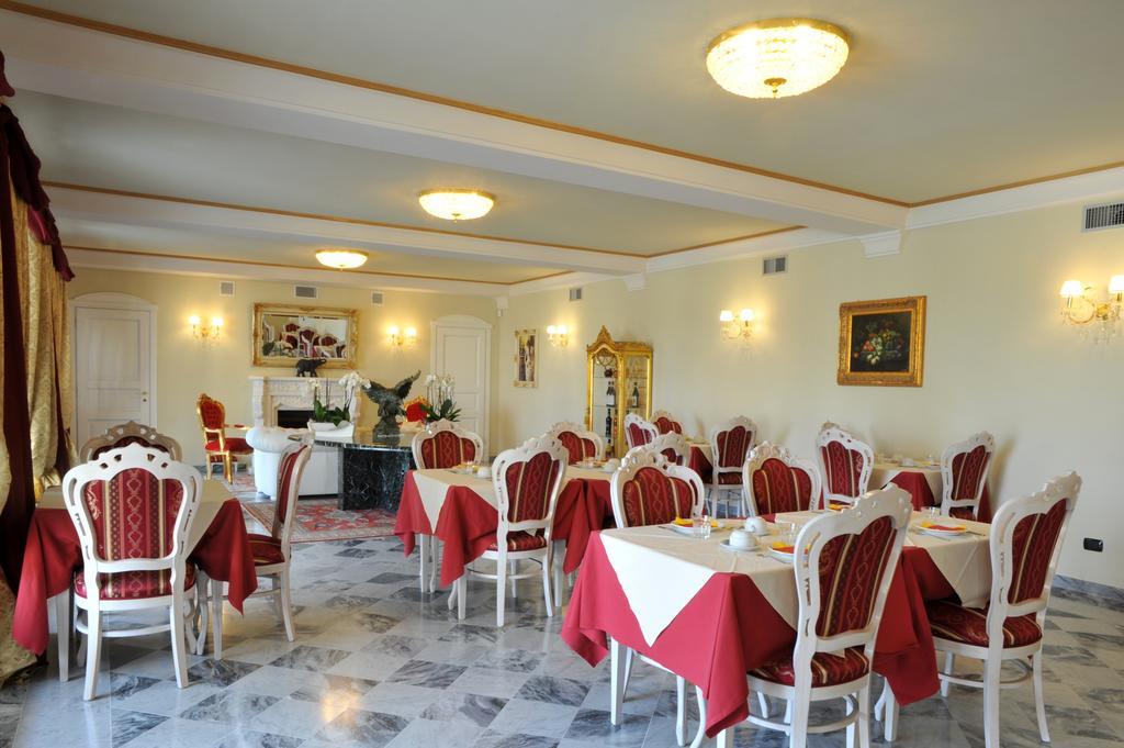 Agriturismo Cascina Varie Castagnito Eksteriør billede