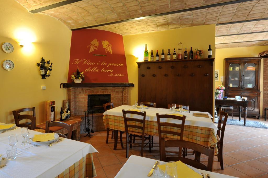 Agriturismo Cascina Varie Castagnito Eksteriør billede